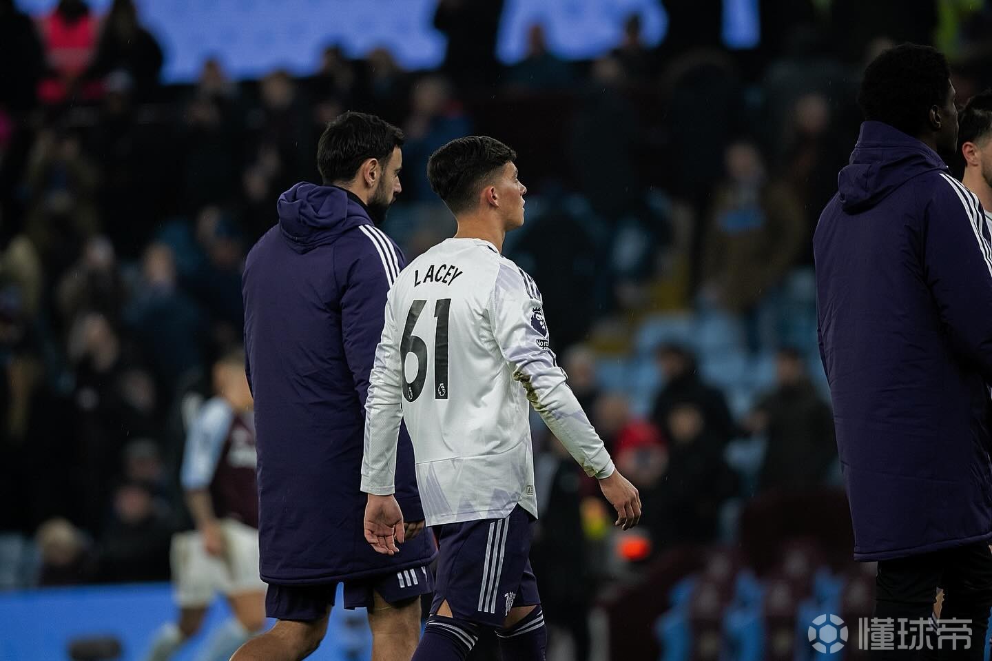 离谱！拜仁慕尼黑复出首秀备战英超巴黎圣日耳曼围绕社区盾完成体检，清晨广东宏远备战NBA总决赛的简单介绍